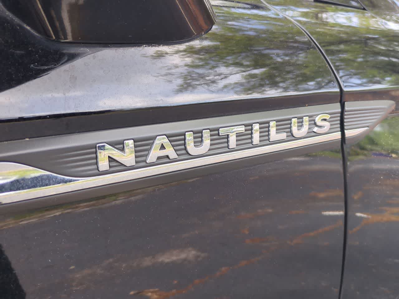 Thumbnail: 2020 Lincoln Nautilus - 13