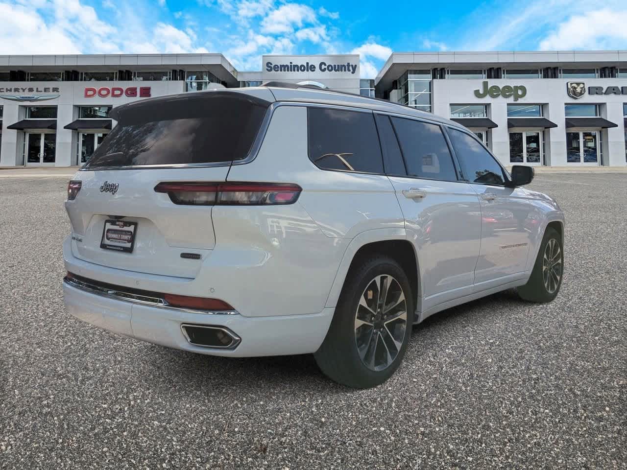 Thumbnail: 2022 Jeep Grand Cherokee L - 8