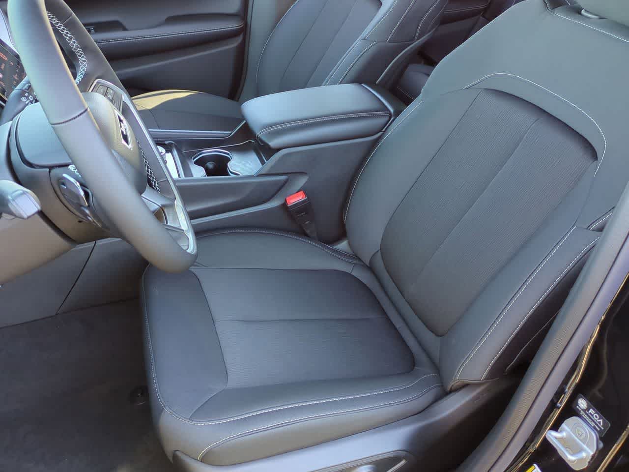 Thumbnail: 2025 Jeep Grand Cherokee - 17