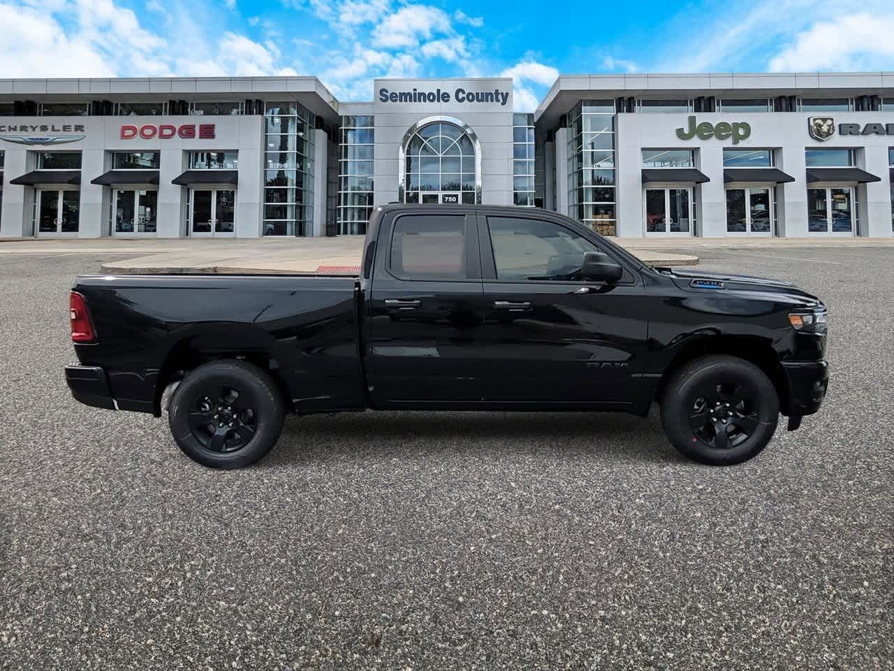 Thumbnail: 2025 RAM 1500 - 9