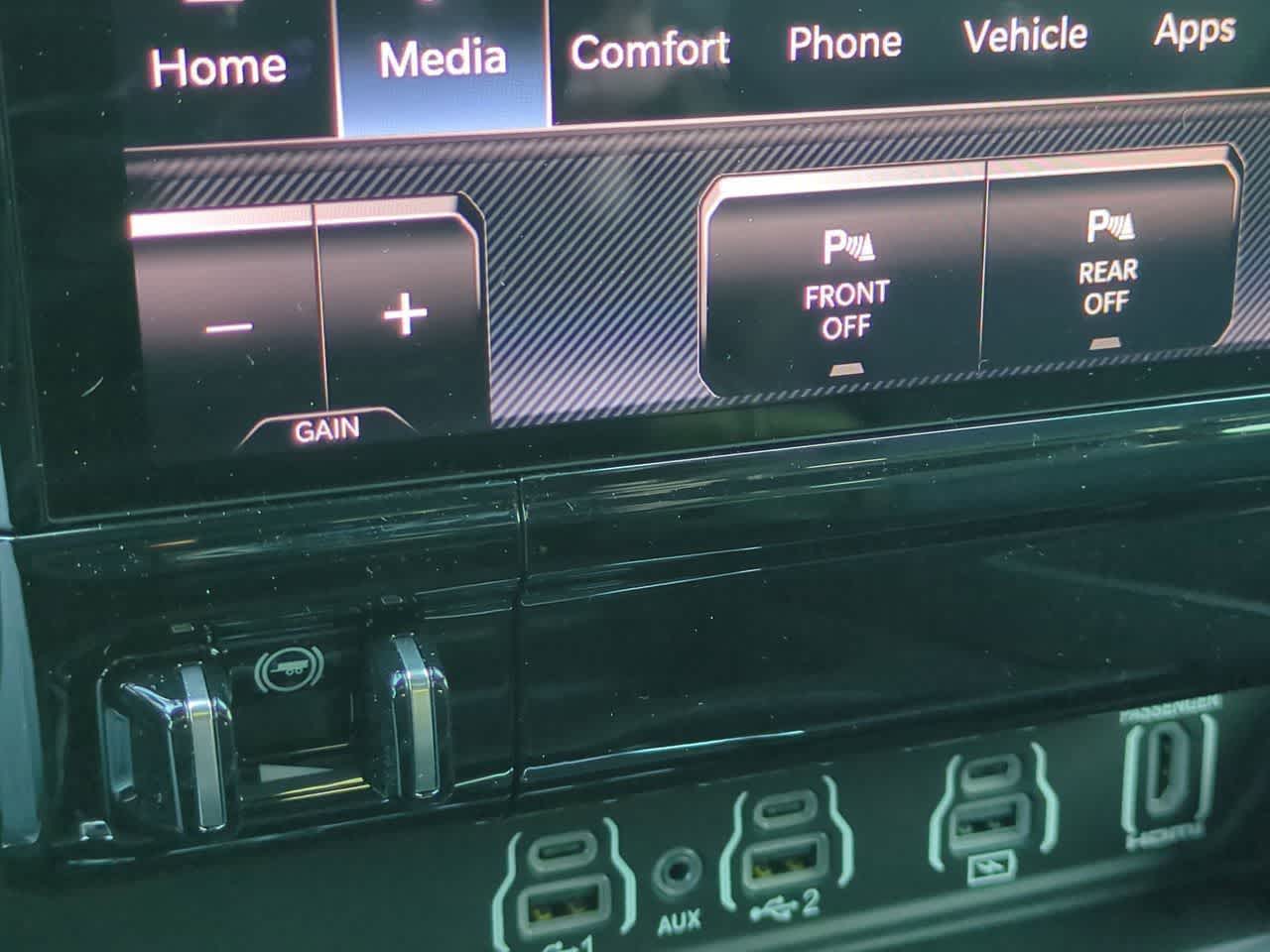 Thumbnail: 2026 RAM 1500 - 17