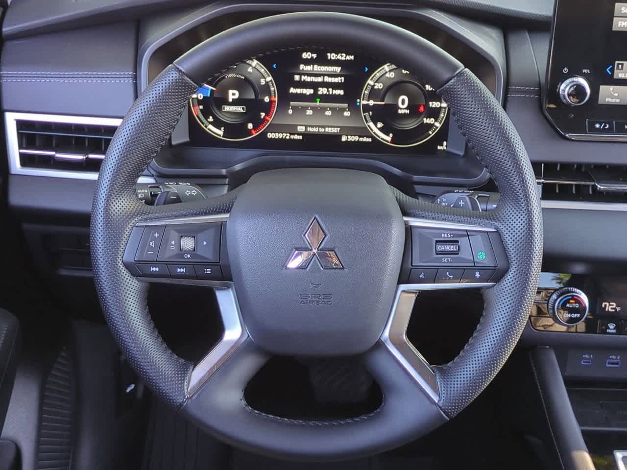 Thumbnail: 2024 Mitsubishi Outlander - 24