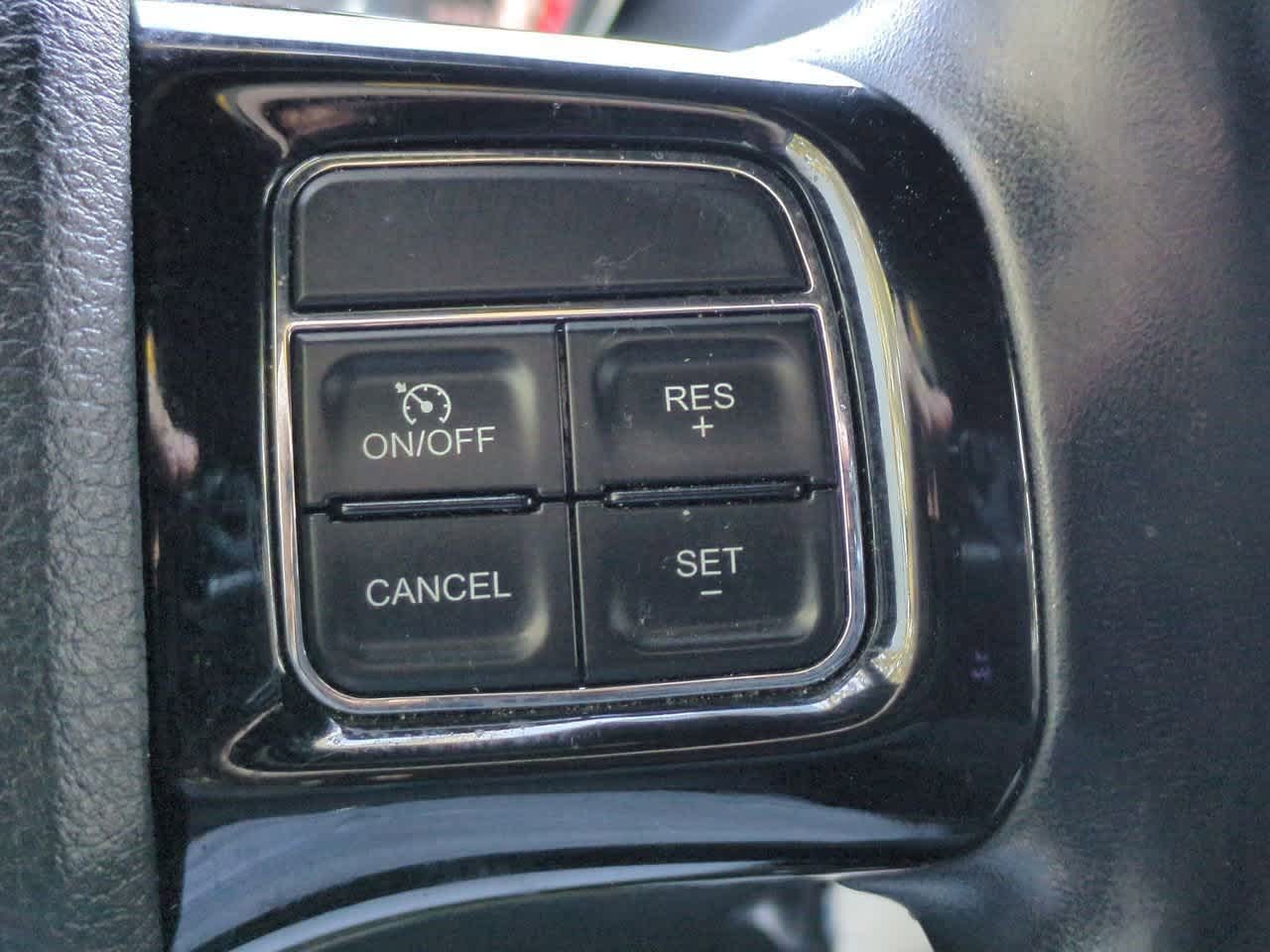 Thumbnail: 2020 Dodge Grand Caravan - 25