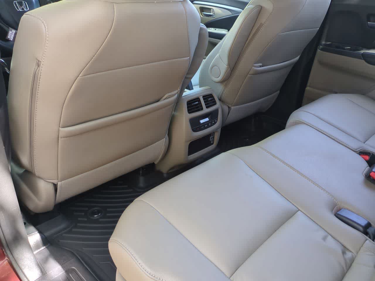 Thumbnail: 2019 Honda Pilot - 19