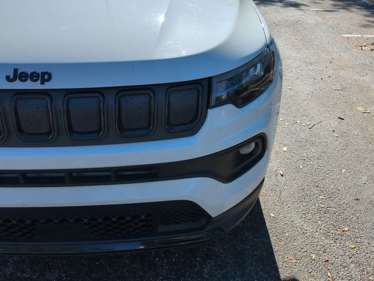 Thumbnail: 2022 Jeep Compass - 11