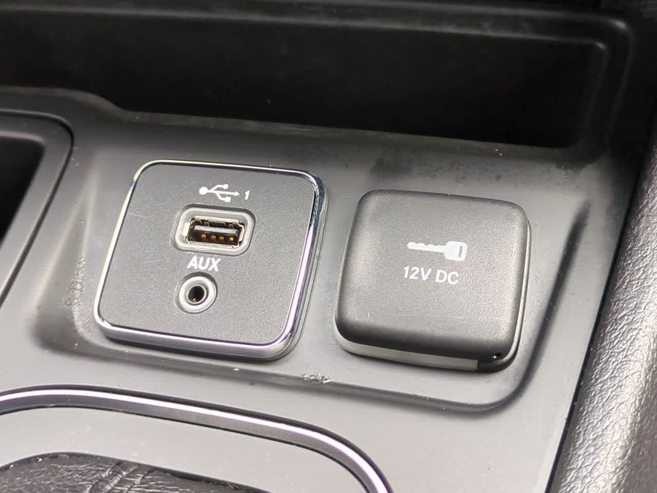 Thumbnail: 2020 Jeep Cherokee - 31