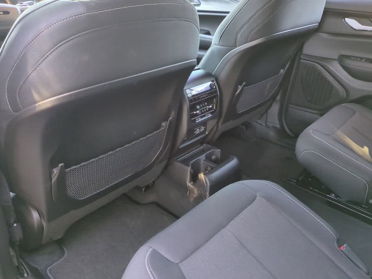 Thumbnail: 2025 Jeep Grand Cherokee L - 18