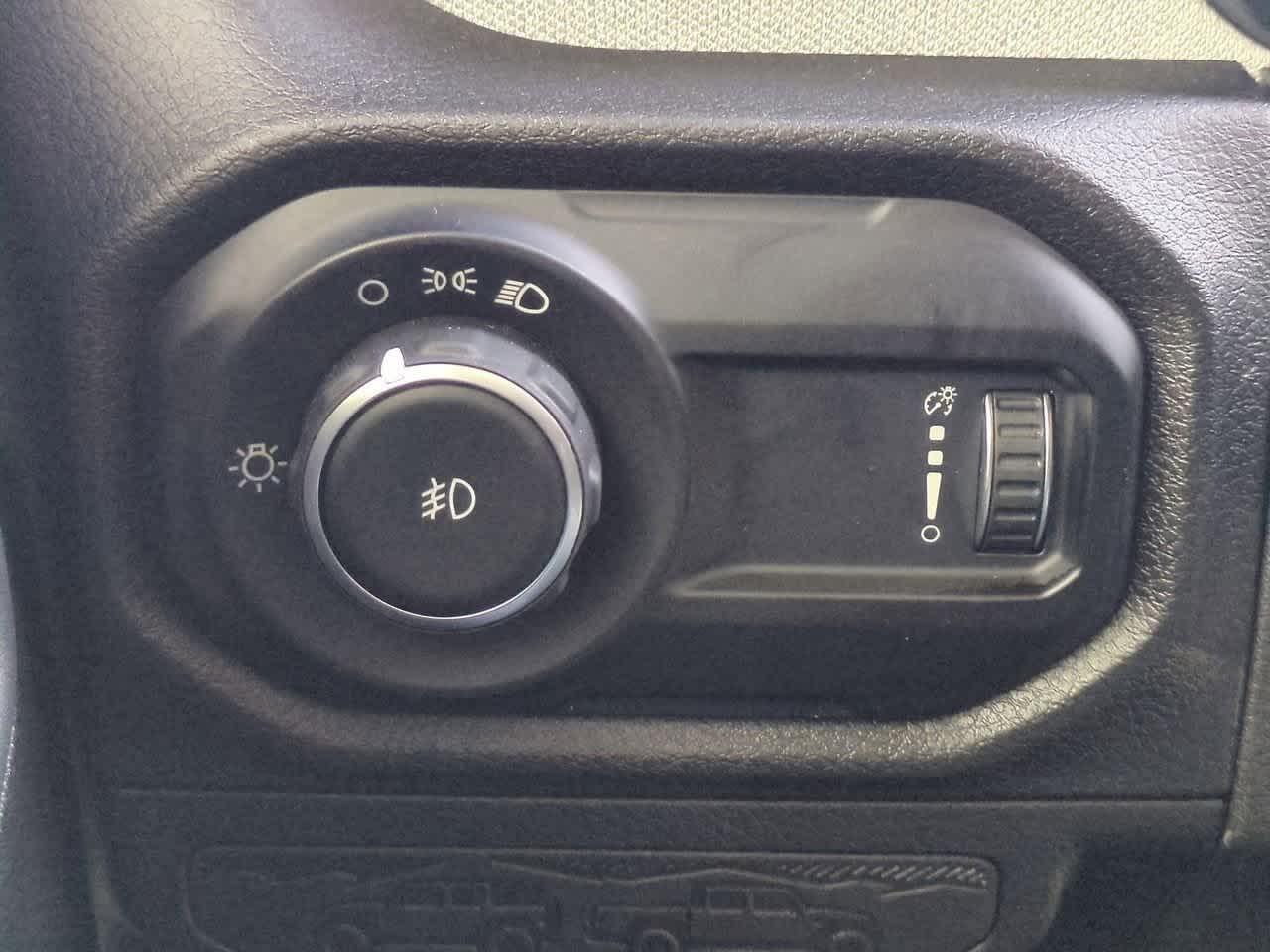 Thumbnail: 2025 Jeep Wrangler - 18