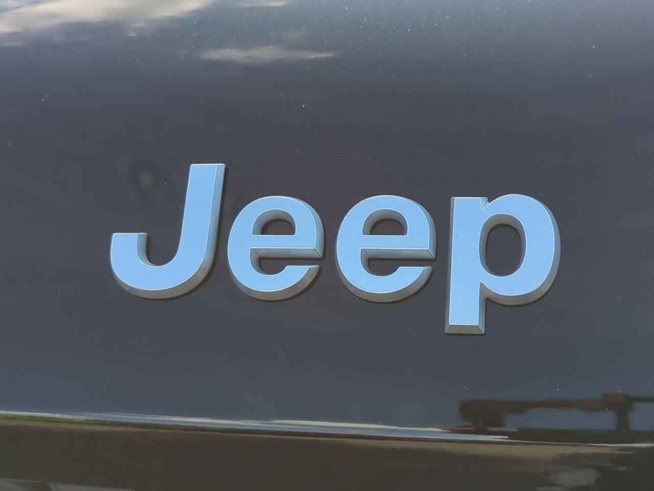 Thumbnail: 2025 Jeep Grand Cherokee - 12