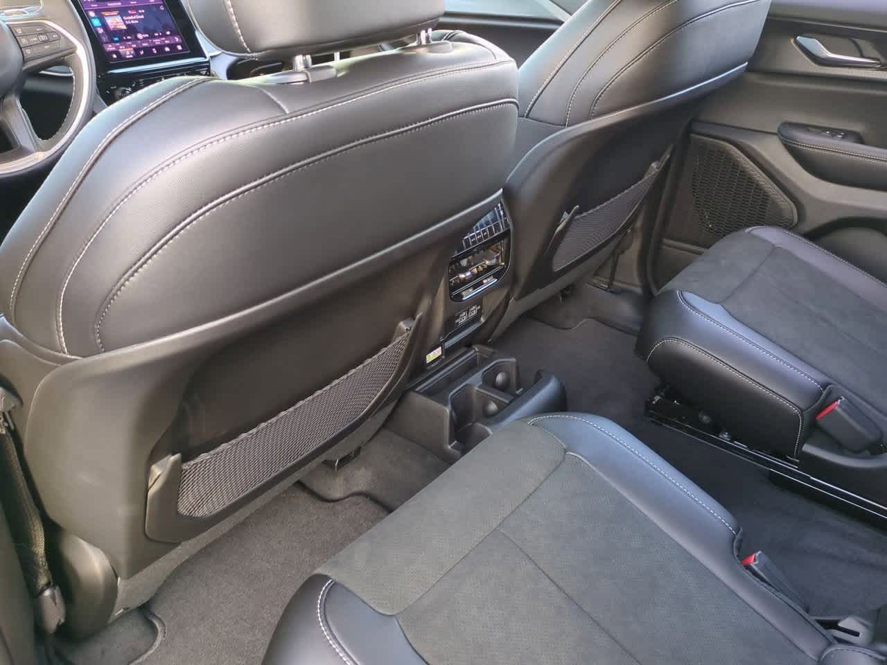 Thumbnail: 2025 Jeep Grand Cherokee L - 18