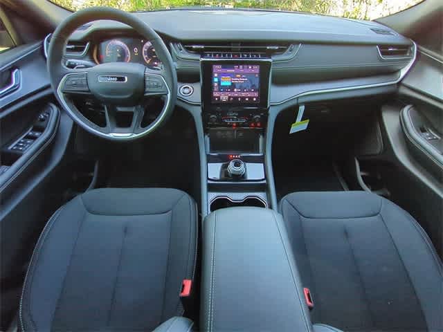 Thumbnail: 2025 Jeep Grand Cherokee - 16