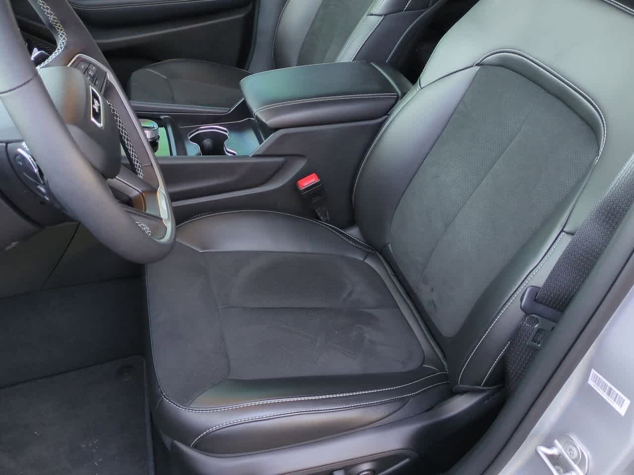 Thumbnail: 2025 Jeep Grand Cherokee - 16