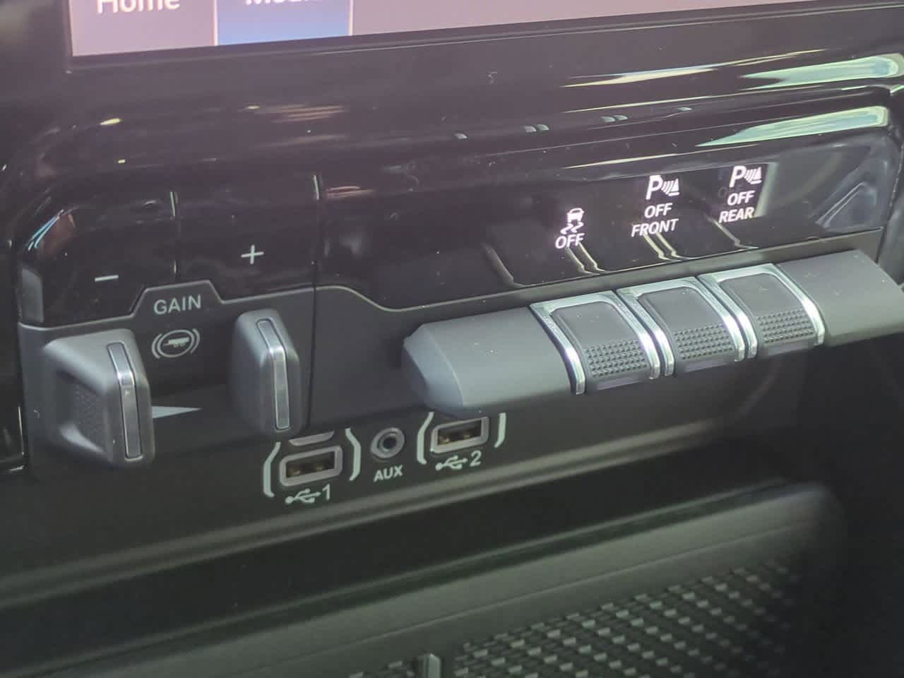 Thumbnail: 2026 RAM 1500 - 17