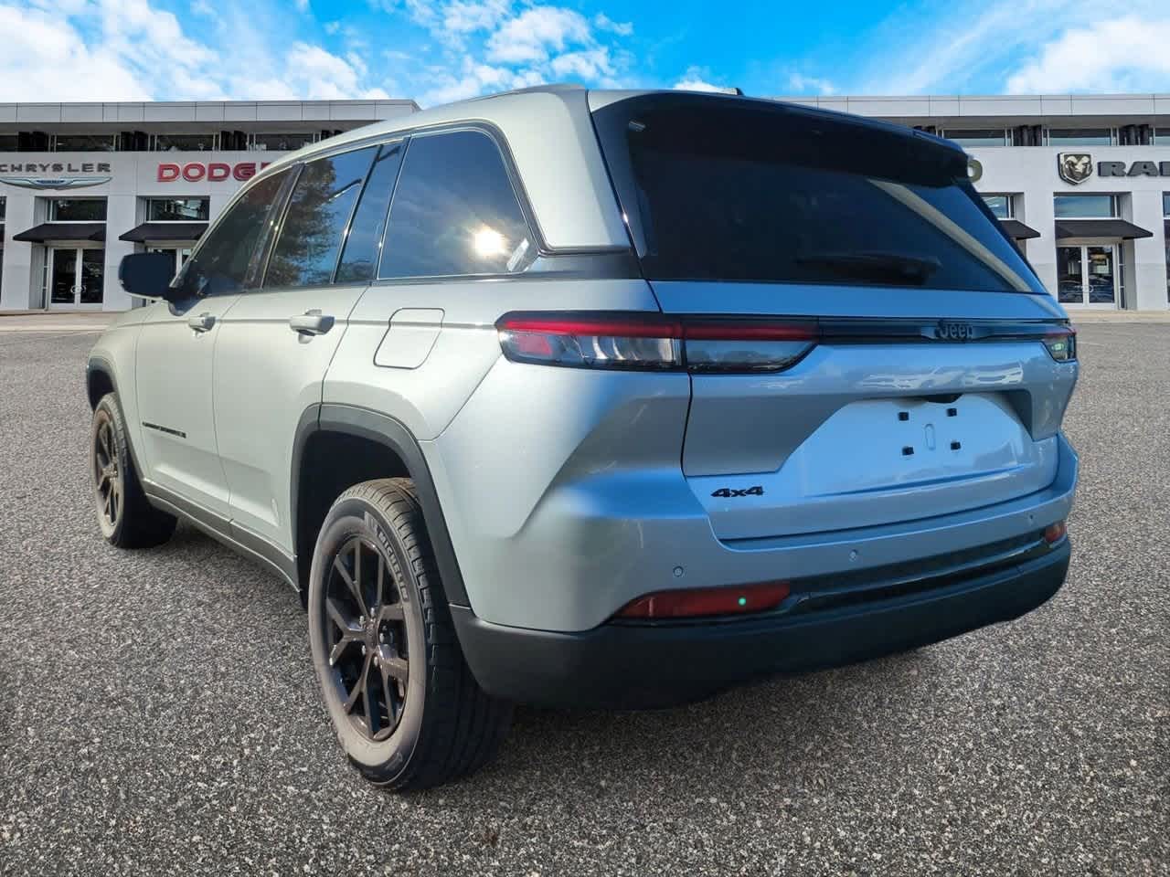 Thumbnail: 2025 Jeep Grand Cherokee - 6