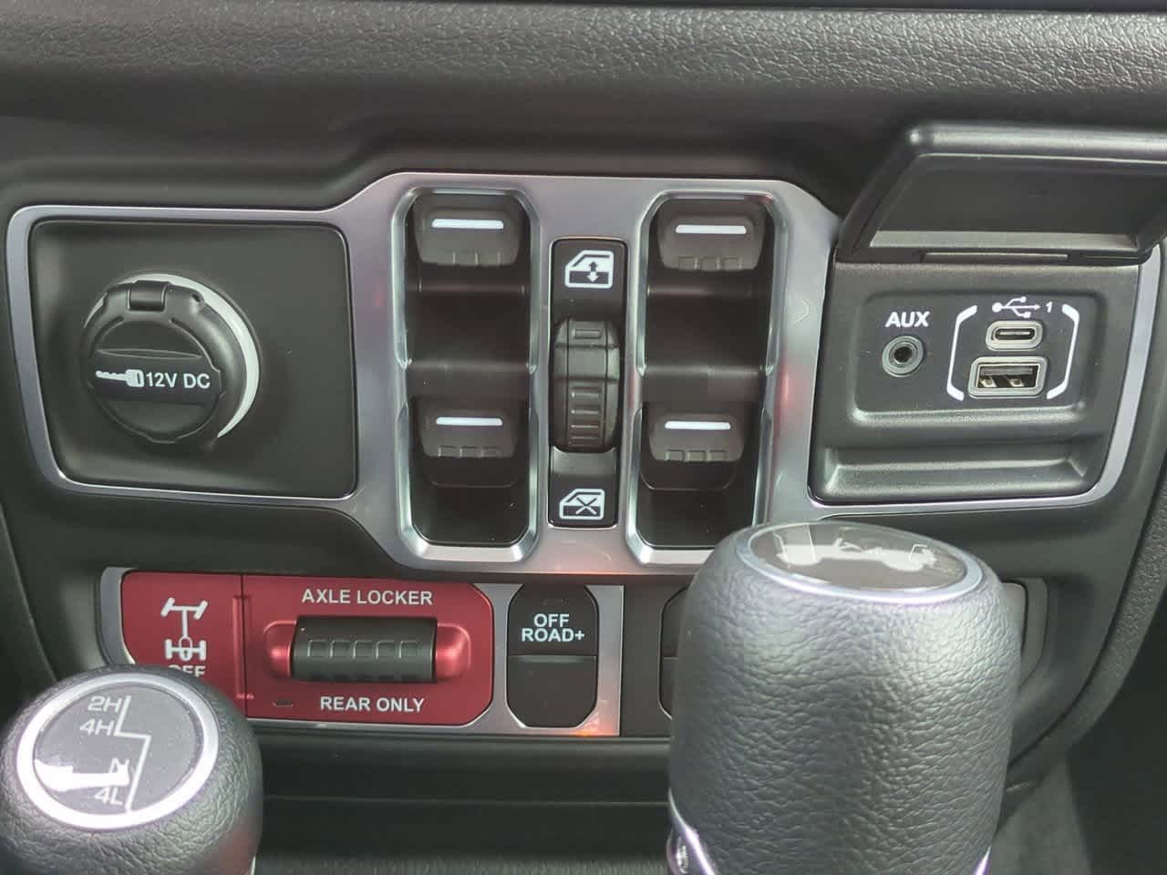 Thumbnail: 2025 Jeep Wrangler - 31