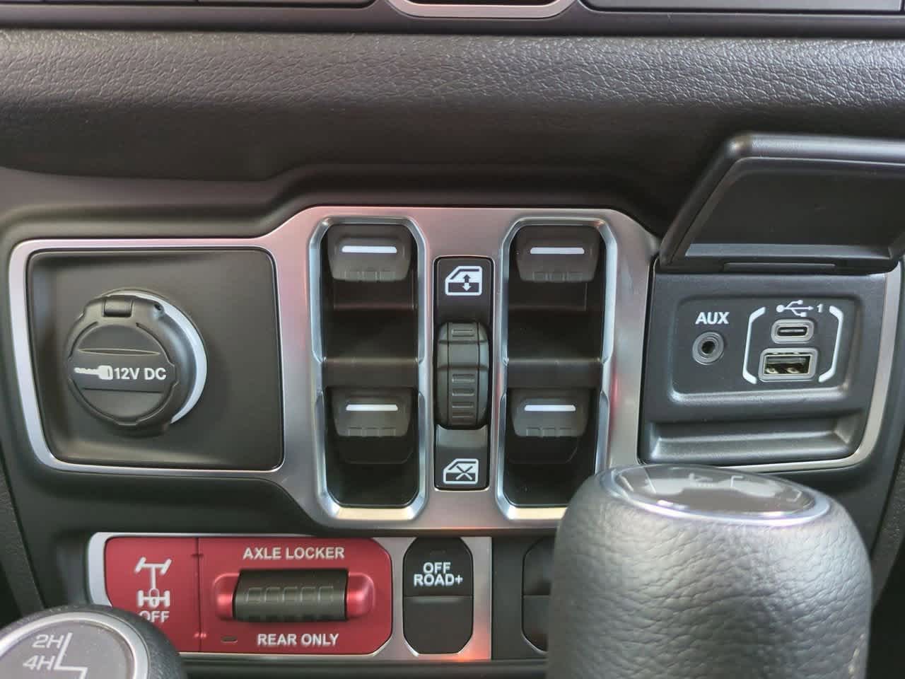 Thumbnail: 2025 Jeep Wrangler - 31