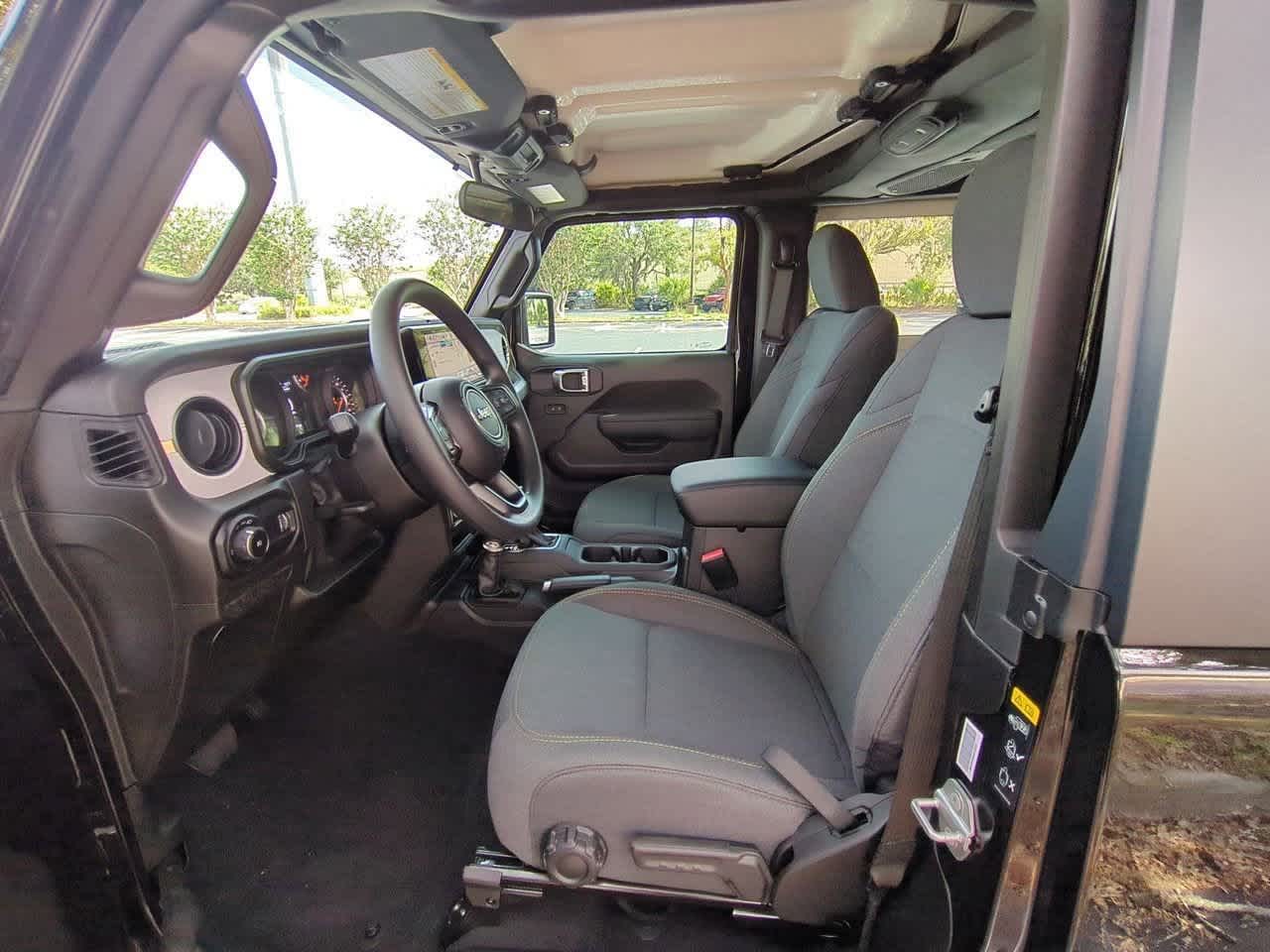 Thumbnail: 2025 Jeep Wrangler - 17