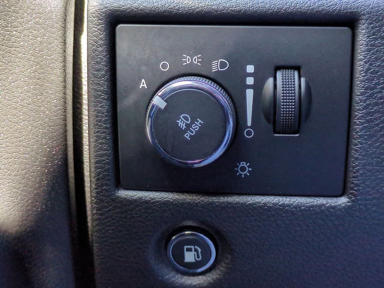 Thumbnail: 2020 Jeep Grand Cherokee - 18