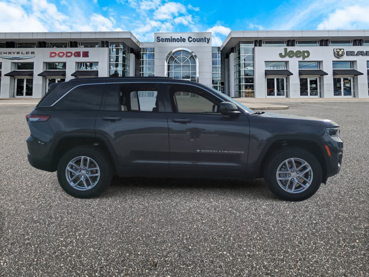 Thumbnail: 2026 Jeep Grand Cherokee - 9