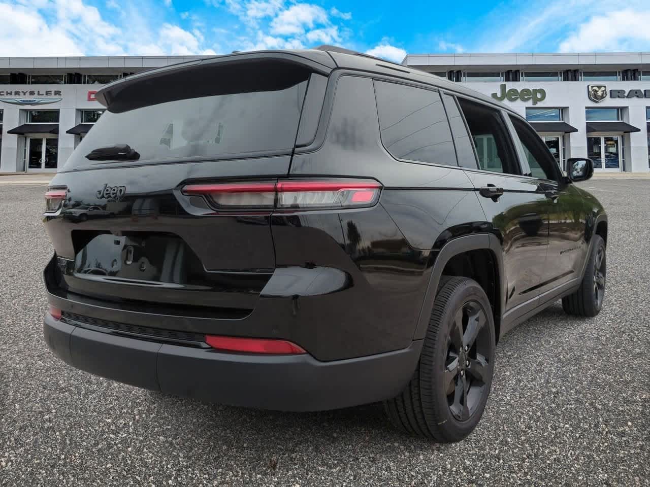 Thumbnail: 2025 Jeep Grand Cherokee L - 8