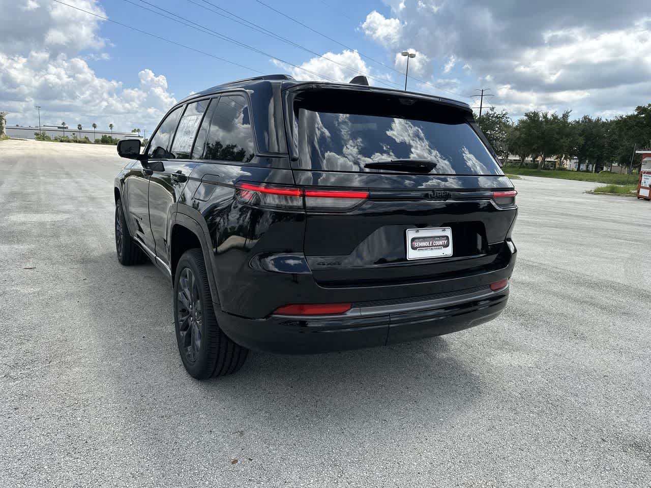 Thumbnail: 2026 Jeep Grand Cherokee - 12
