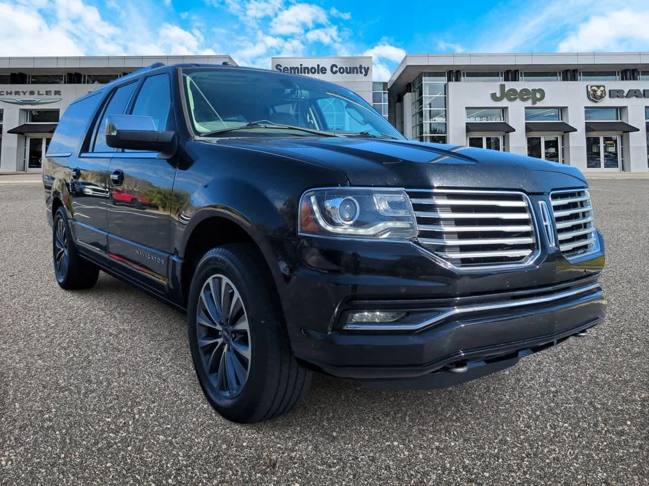 Thumbnail: 2017 Lincoln Navigator L - 2