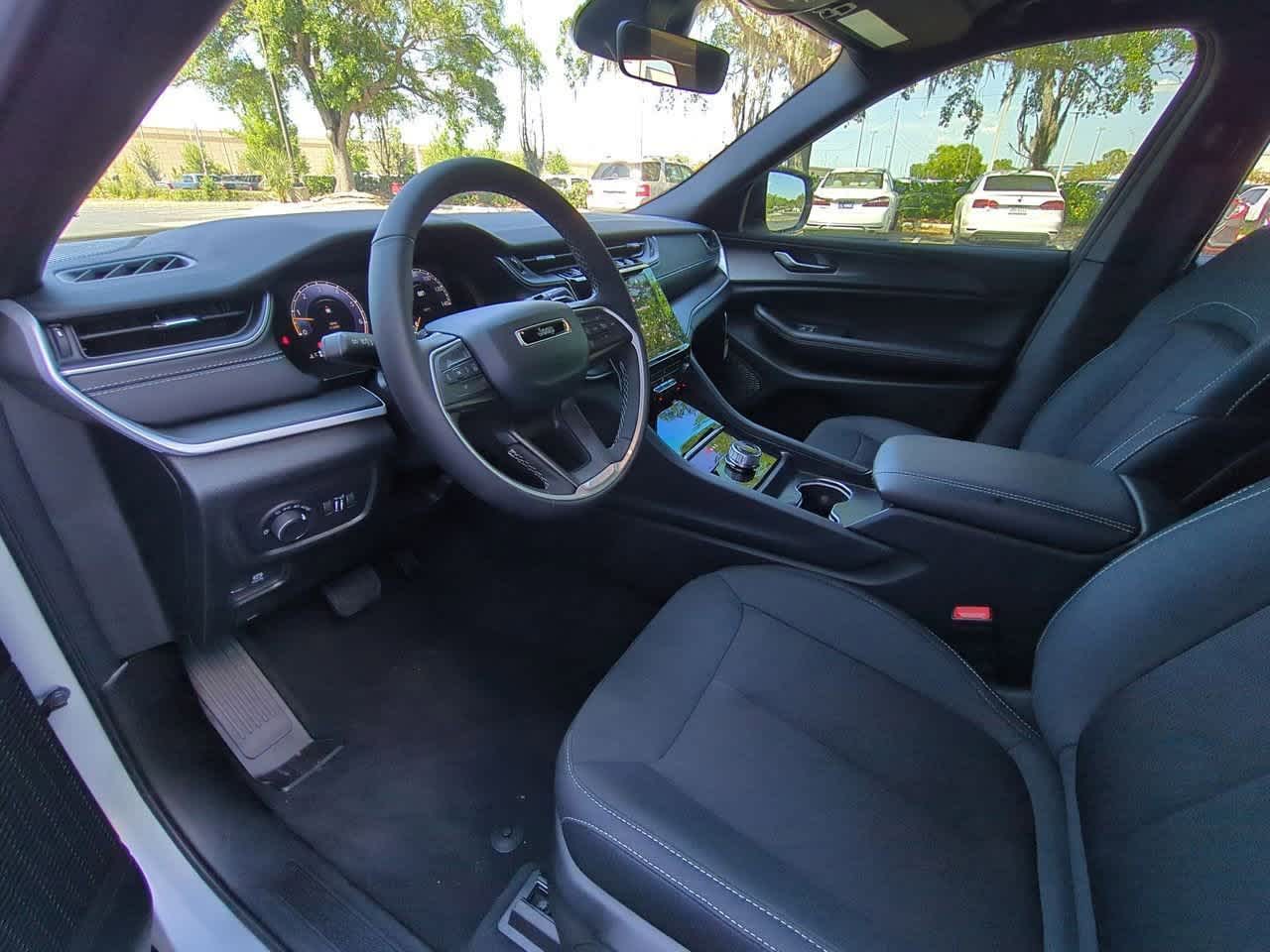 Thumbnail: 2025 Jeep Grand Cherokee L - 10