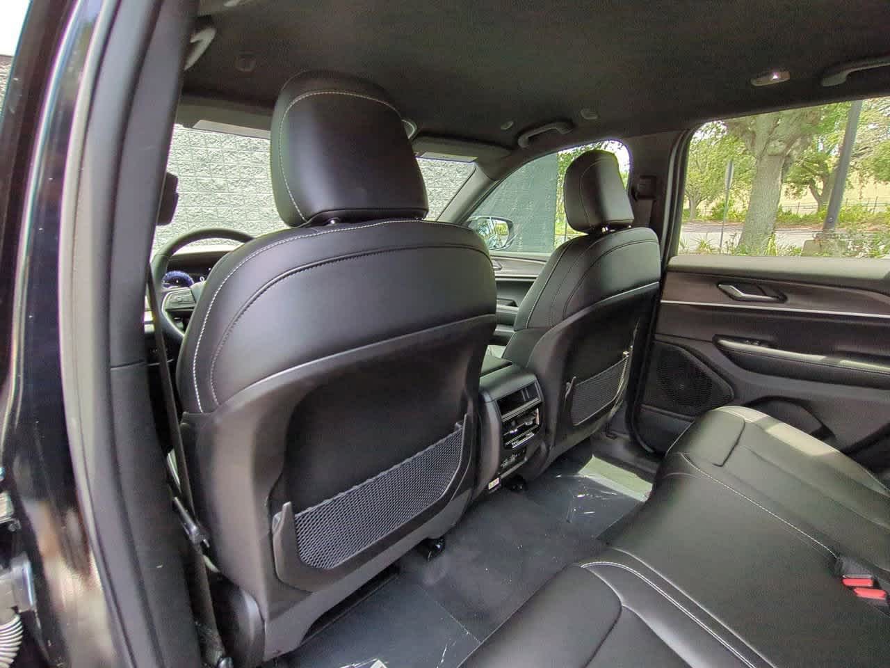 Thumbnail: 2025 Jeep Grand Cherokee - 19