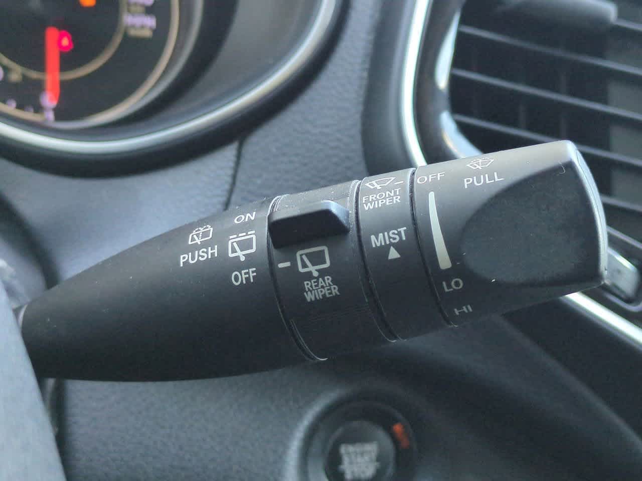 Thumbnail: 2019 Jeep Cherokee - 27