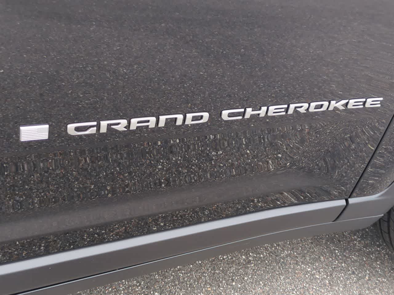 Thumbnail: 2026 Jeep Grand Cherokee - 13