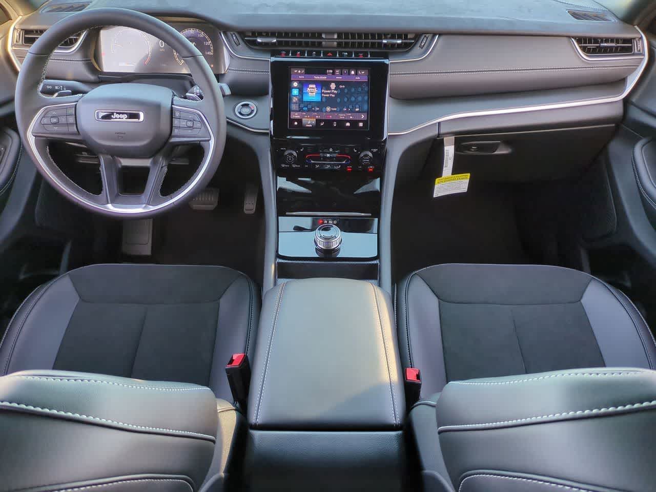 Thumbnail: 2025 Jeep Grand Cherokee - 16