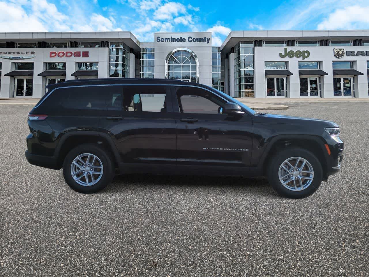 Thumbnail: 2025 Jeep Grand Cherokee L - 9