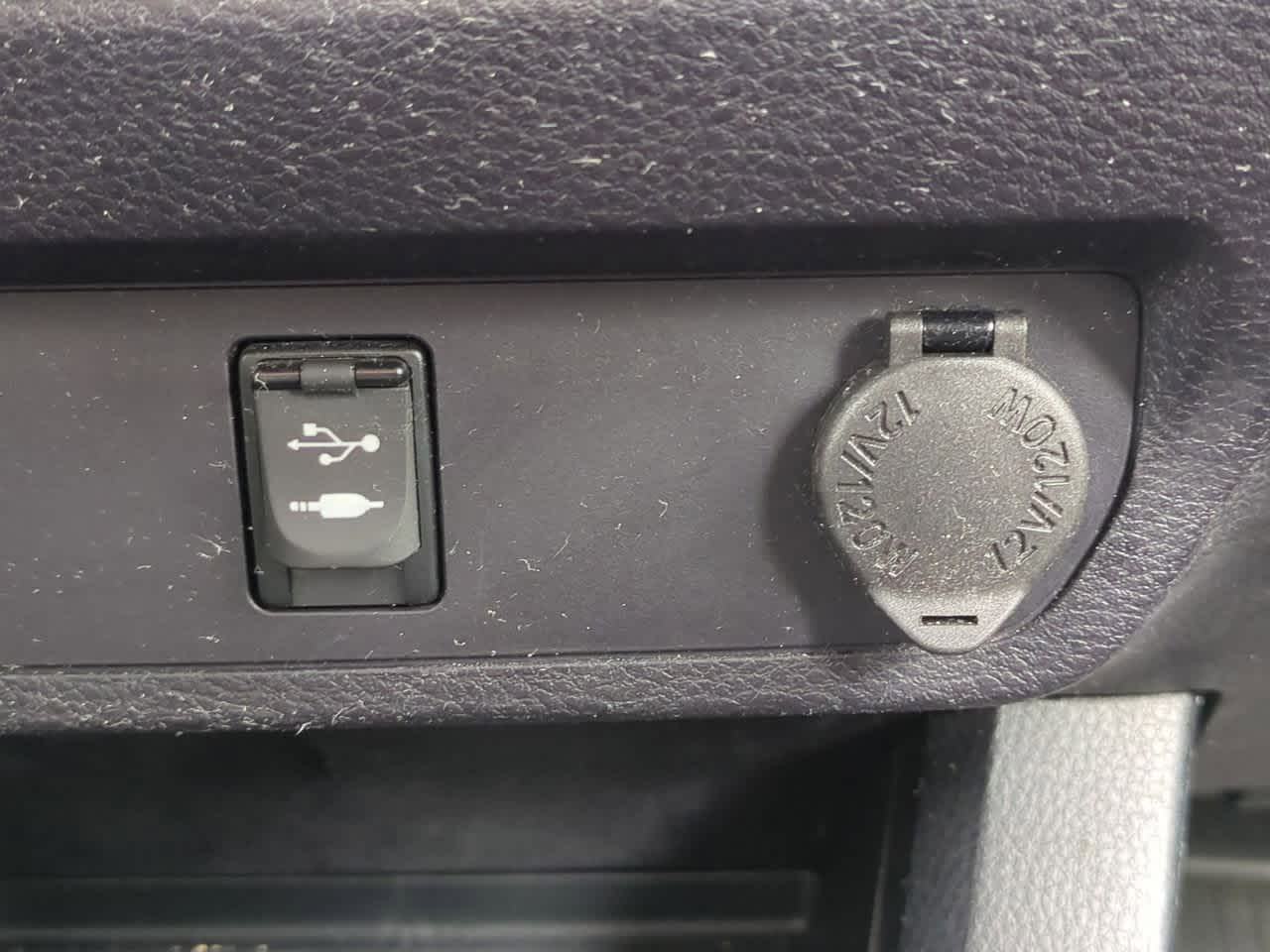 Thumbnail: 2017 Toyota Tacoma - 31