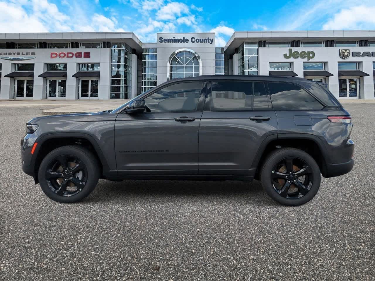 Thumbnail: 2025 Jeep Grand Cherokee - 5