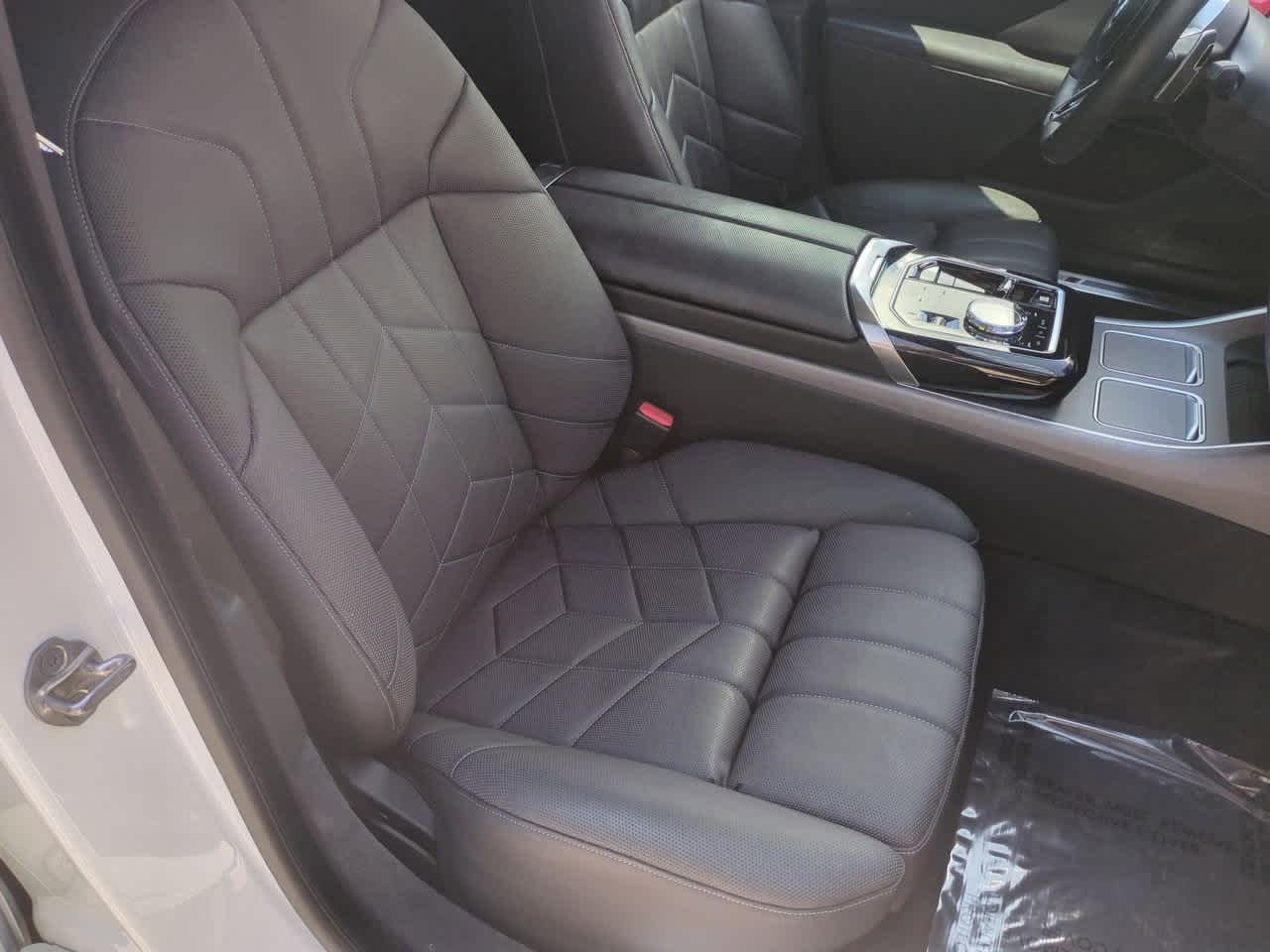 Thumbnail: 2023 BMW 7 Series - 23