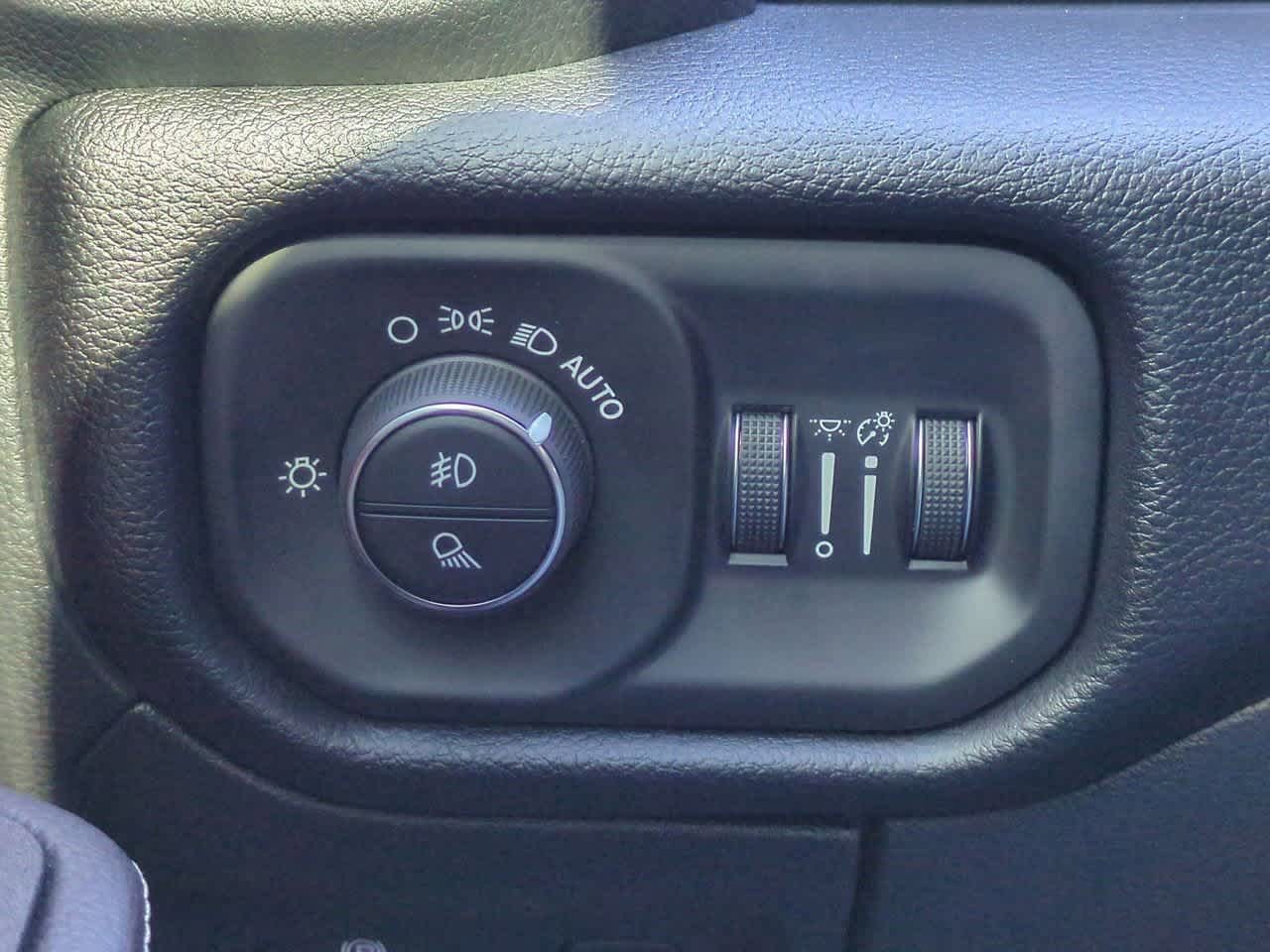 Thumbnail: 2026 RAM 1500 - 17