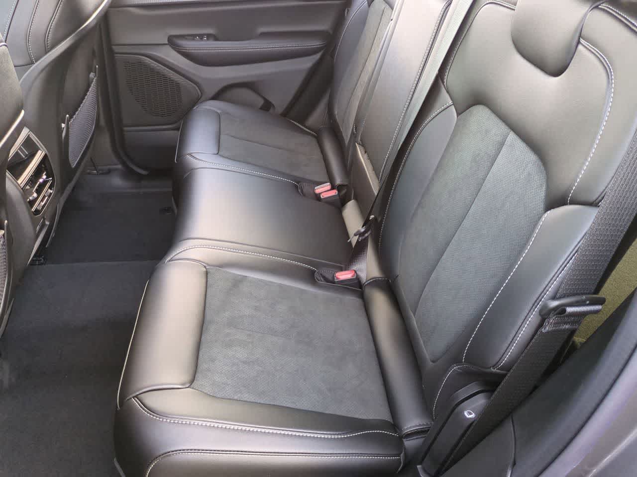 Thumbnail: 2025 Jeep Grand Cherokee - 21