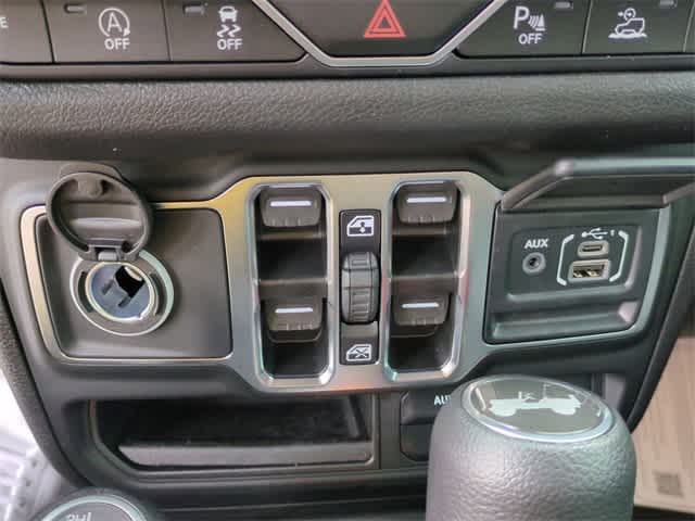 2025 Jeep Wrangler Sport S 30