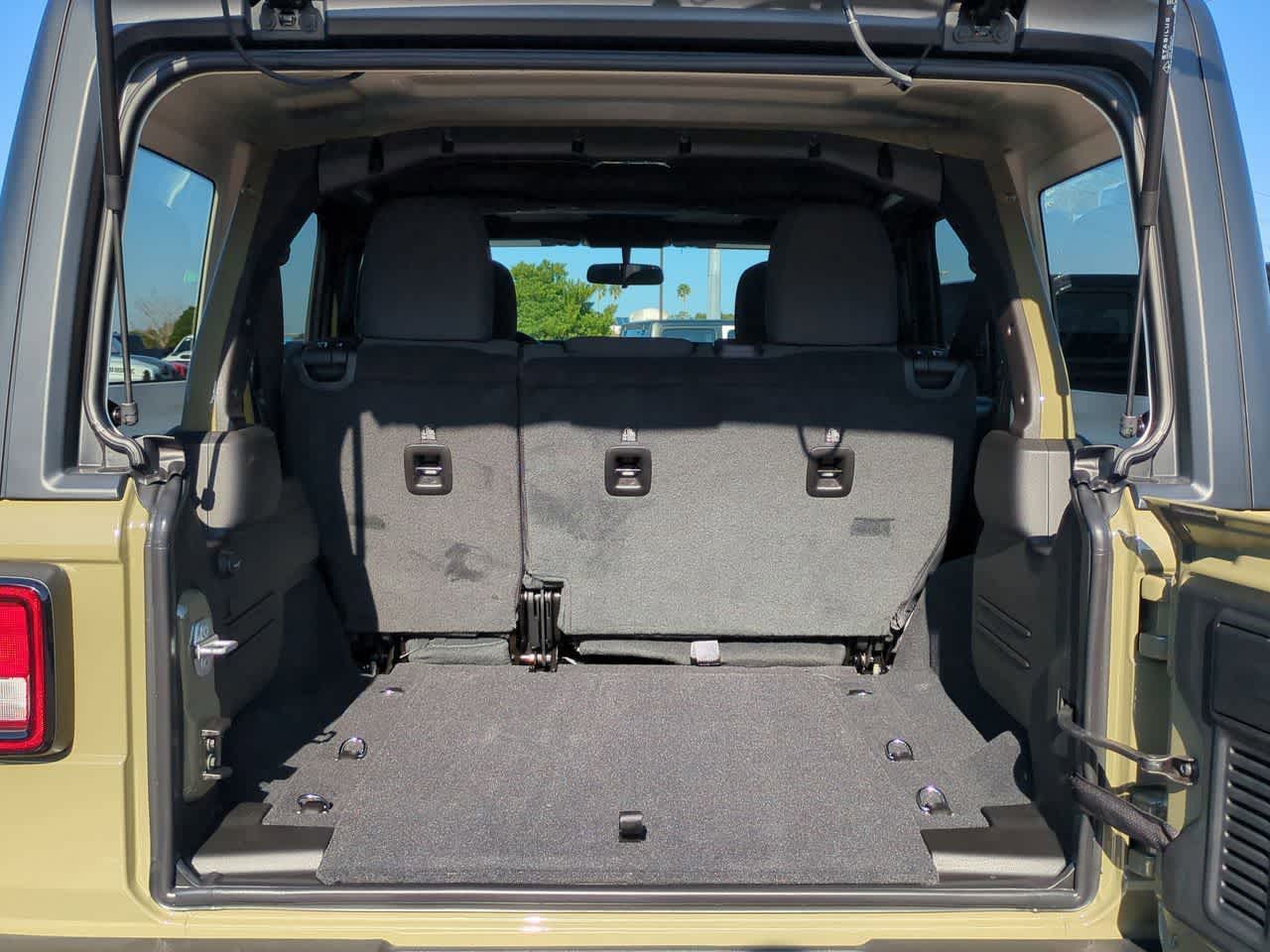 Thumbnail: 2026 Jeep Wrangler - 34