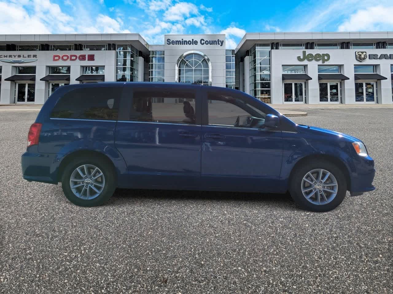 Thumbnail: 2020 Dodge Grand Caravan - 9