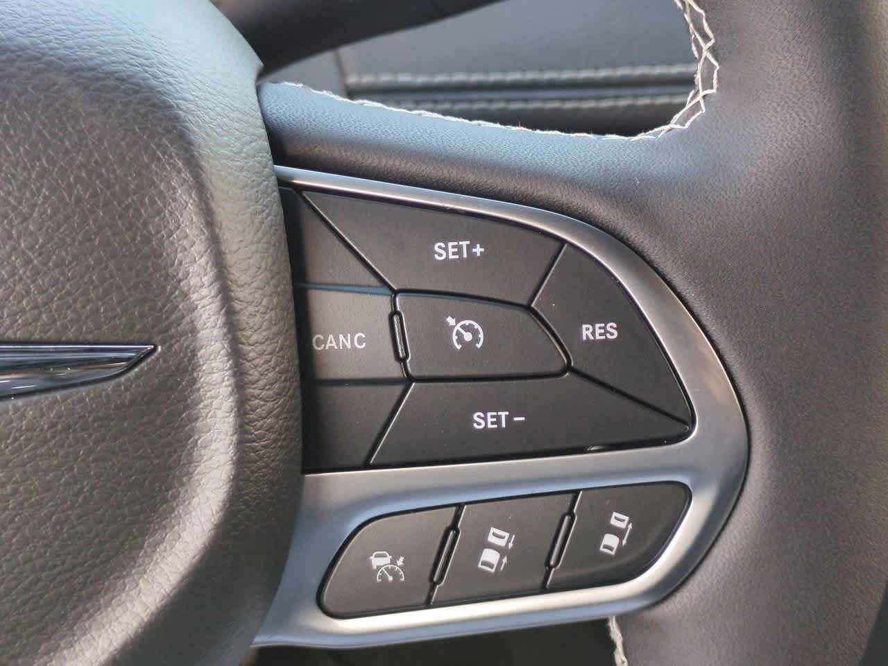 Thumbnail: 2026 Chrysler Pacifica - 26