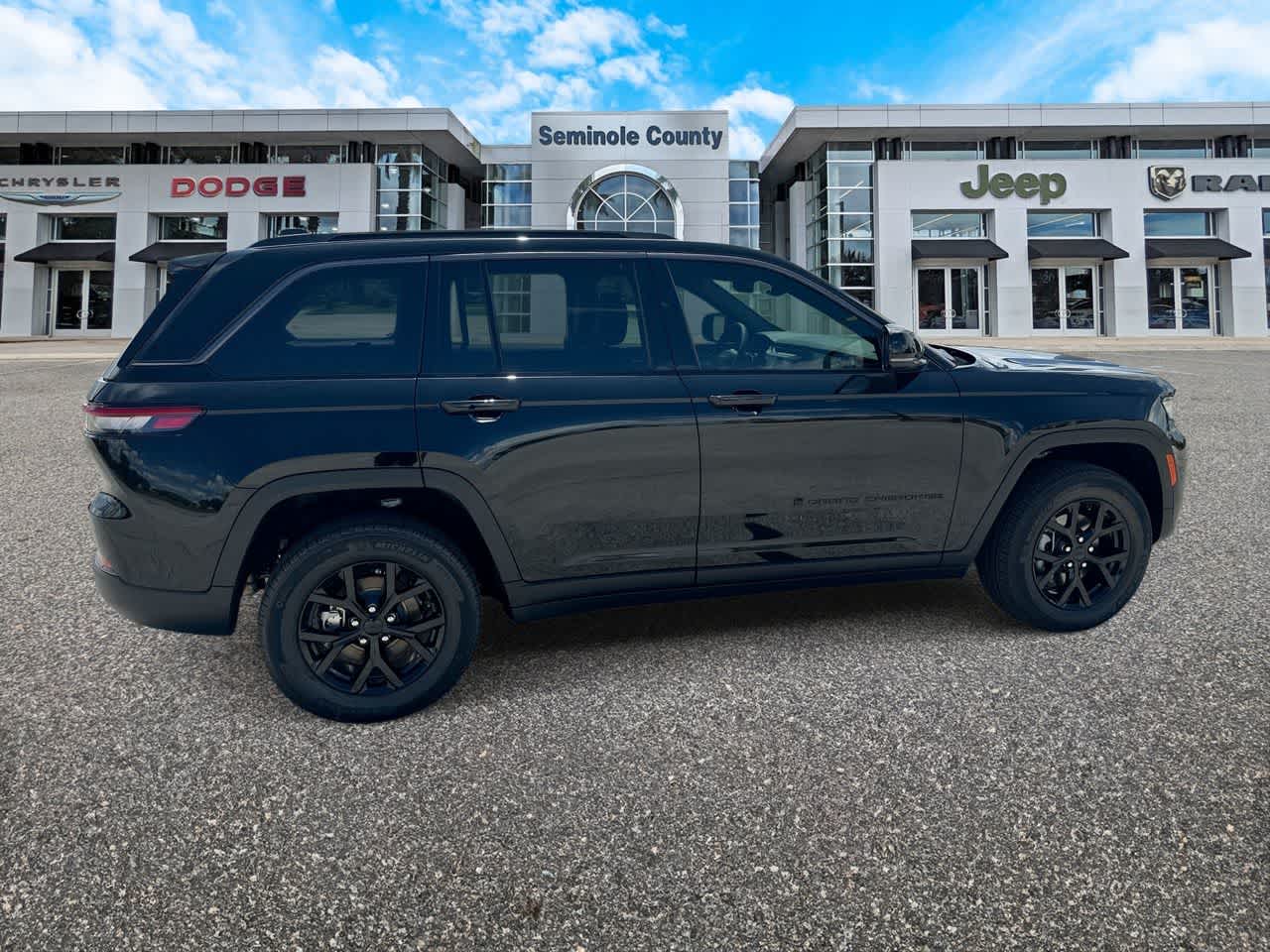 Thumbnail: 2026 Jeep Grand Cherokee - 8