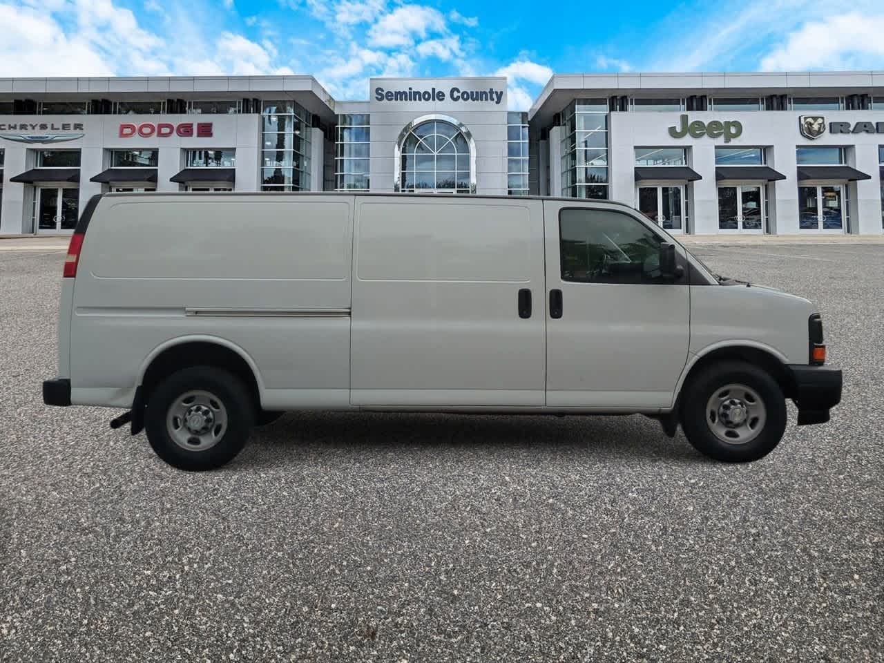 Thumbnail: 2017 Chevrolet Express - 9