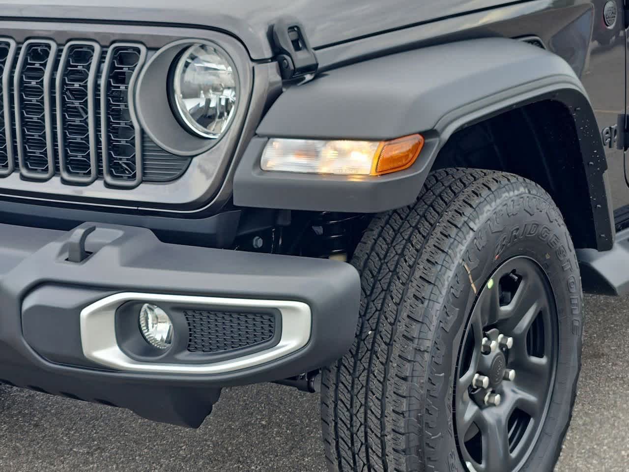 Thumbnail: 2025 Jeep Gladiator - 11