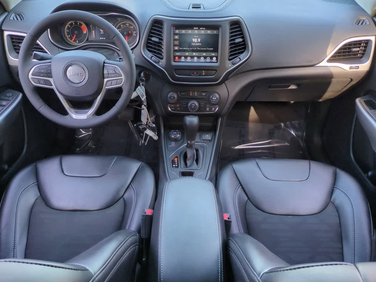 Thumbnail: 2022 Jeep Cherokee - 16