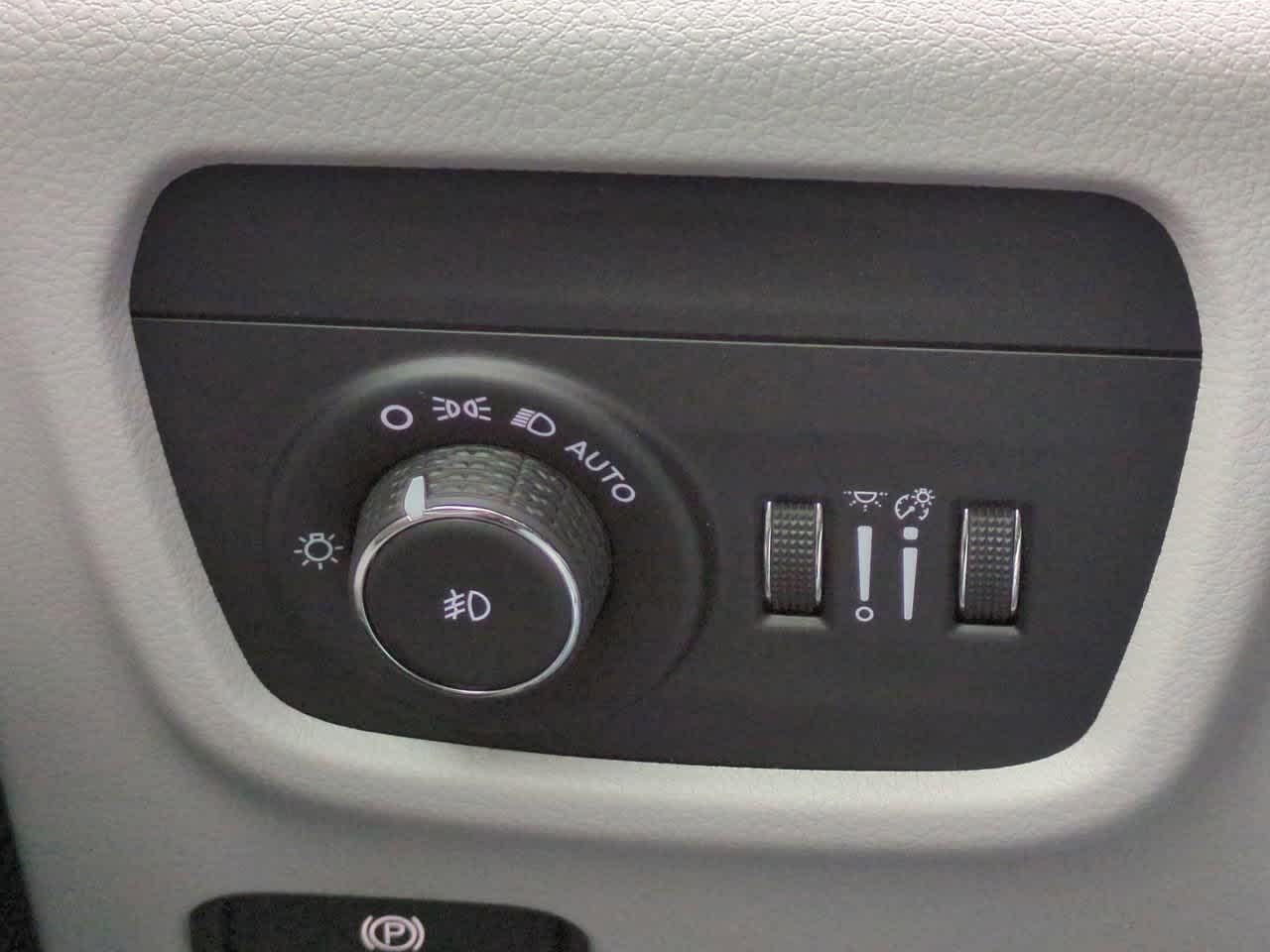 Thumbnail: 2022 Jeep Grand Cherokee L - 18