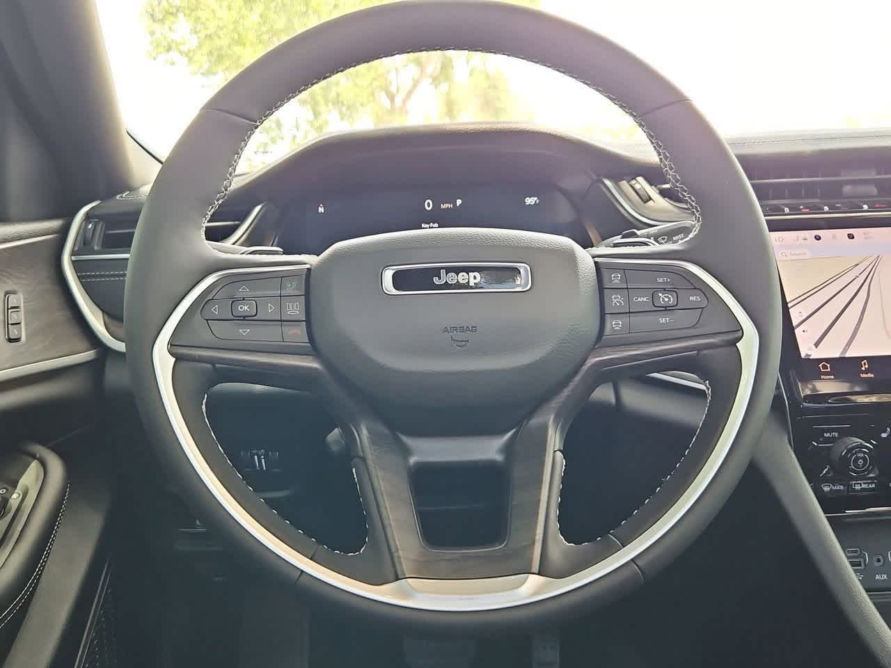 Thumbnail: 2025 Jeep Grand Cherokee - 24