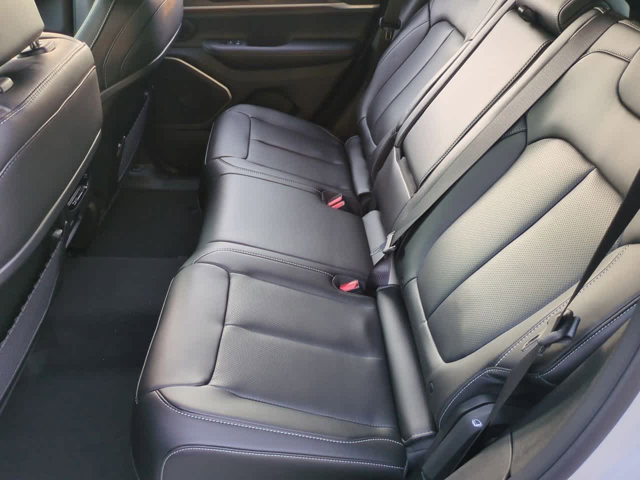 Thumbnail: 2025 Jeep Grand Cherokee - 21