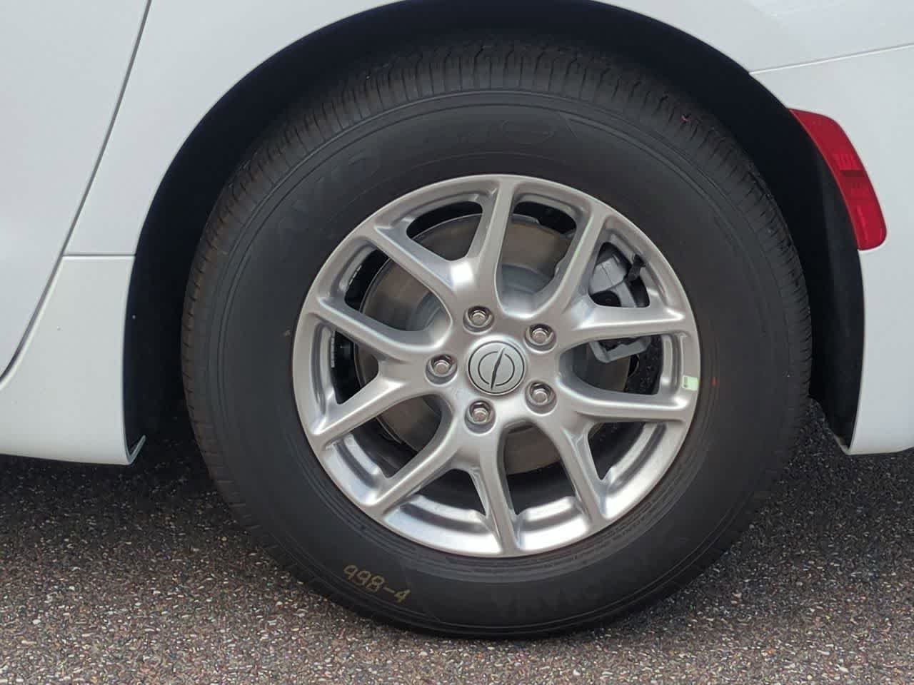 Thumbnail: 2026 Chrysler Pacifica - 14