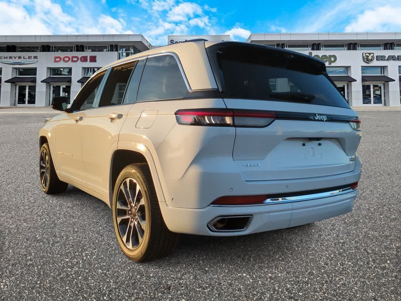 Thumbnail: 2025 Jeep Grand Cherokee - 6